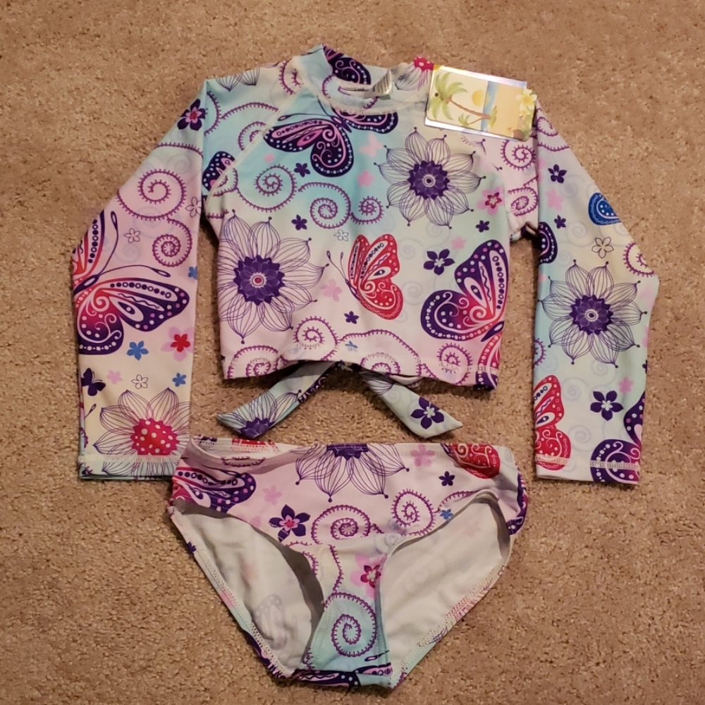 BNWT 2 piece with rash guard swim suit. Size 6